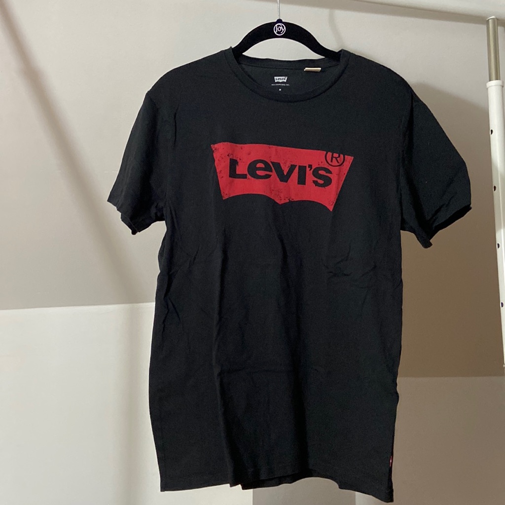 Levi’s T Shirt Red Black Logo